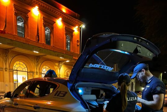 Polizia di Stato: due arresti a Monza, 23enne arrestato per resistenza e lesioni a pubblico ufficiale, disposta la custodia cautelare in carcere: 27enne rintracciato in esecuzione di un ordine di carcerazione